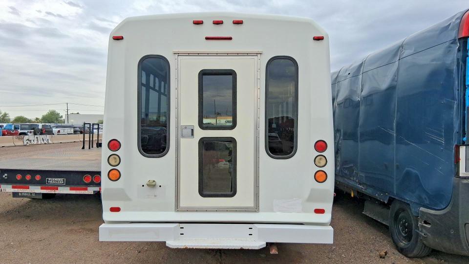 2005 Ford E450 Shuttle Bus