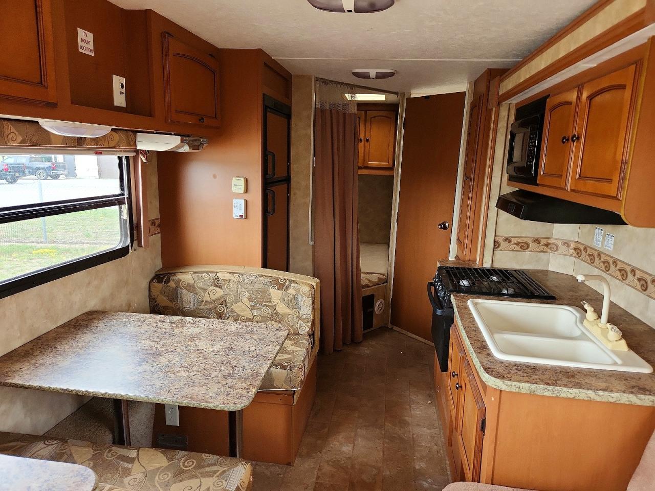 2010 Gulf Stream Gulf Breez Camper