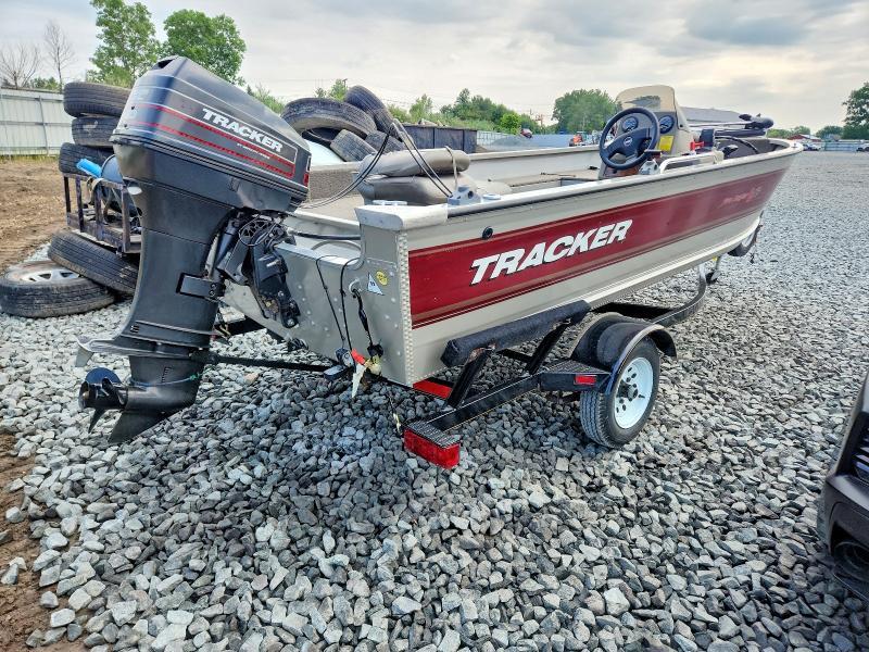 1998 Basstracker Tracker