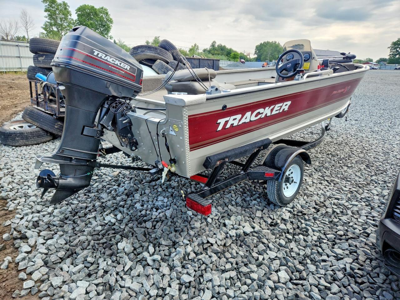 1998 Basstracker Tracker