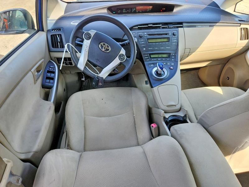 2010 Toyota Prius iii
