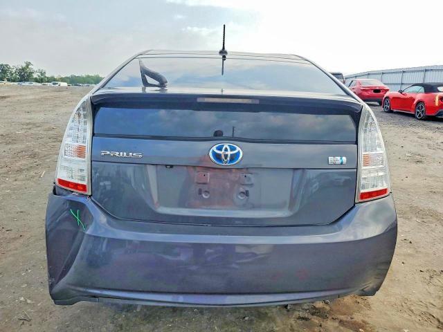 2010 Toyota Prius iii