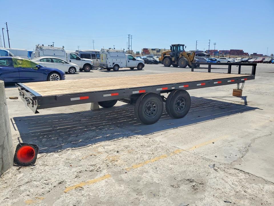 2026 Interstate IBDO10220TA3  Equipment Trailer