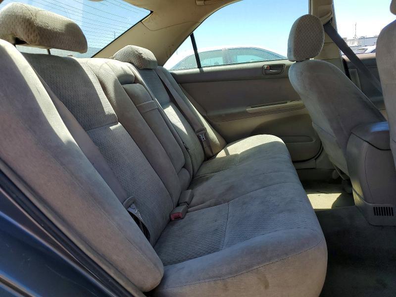 2003 Toyota Camry le