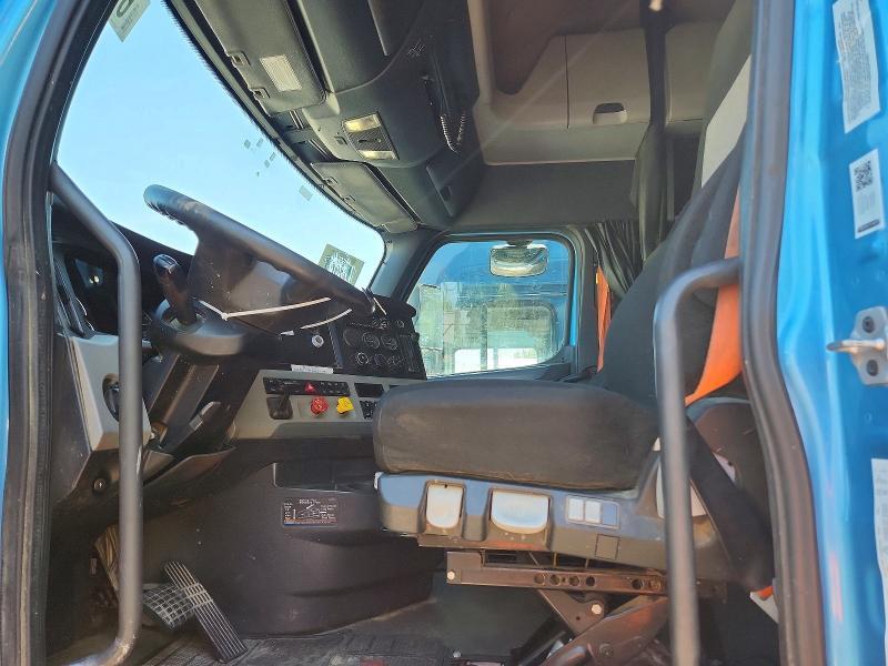 2020 Freightliner Cascadia 126 Semi Truck