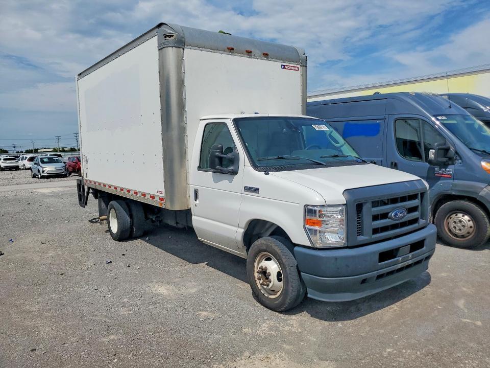 2021 Ford E350 BOX Truck