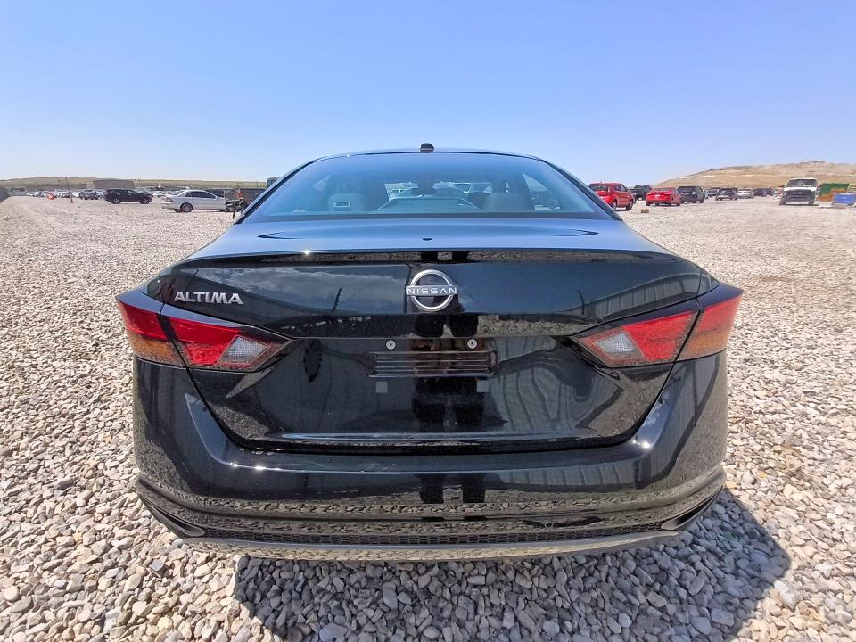 2026 Nissan Altima sv