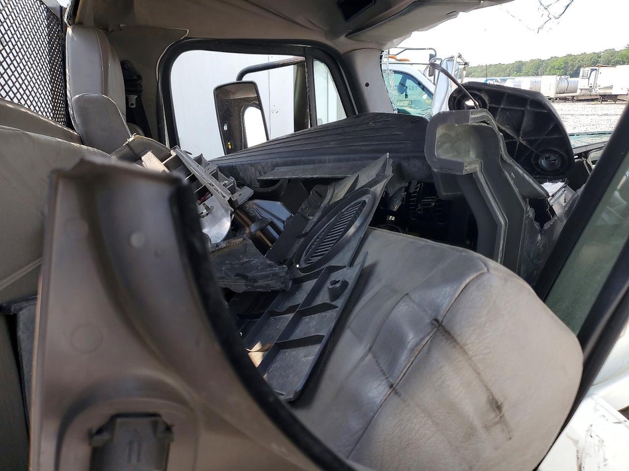 2015 Freightliner M2 106 Medium Duty