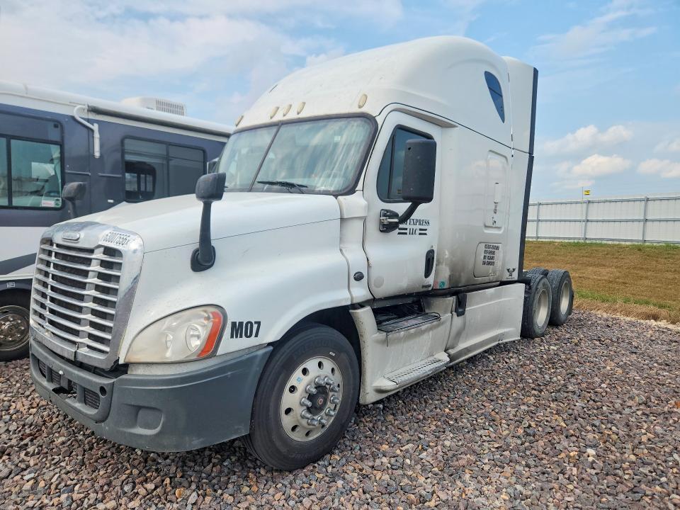 2018 Freightliner Cascadia 125 Semi Truck