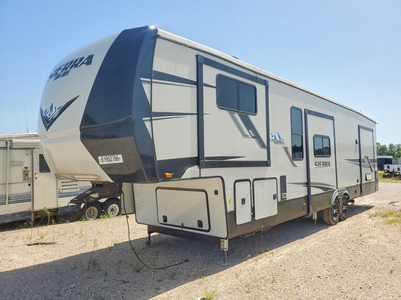 2023 Sierra 2023  Recreation-Camper