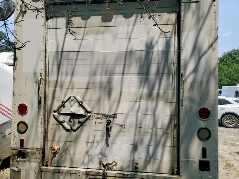 1998 Freightliner Chassis M Line WALK-IN Van