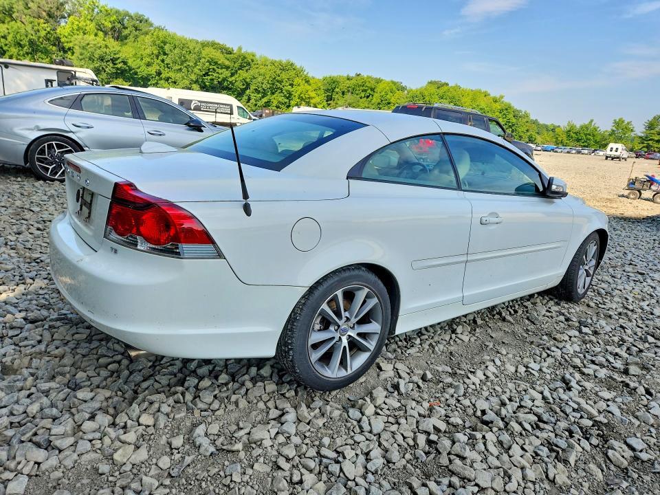 2010 Volvo C70 T5