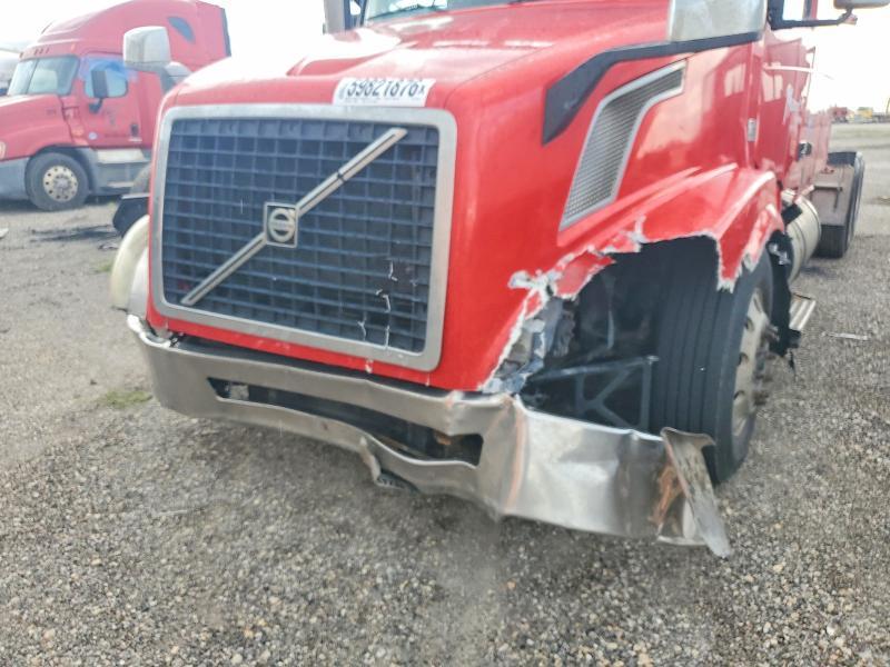 2014 Volvo VNL Semi Truck