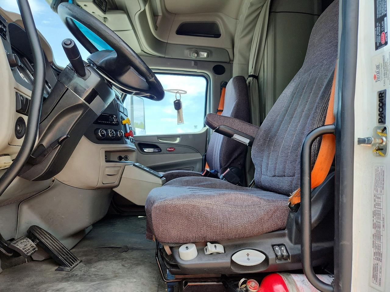2018 Peterbilt 579 Semi Truck