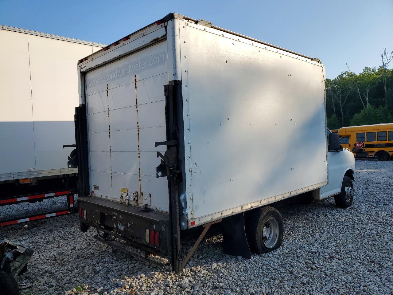 2007 Chevrolet Express Delivery Truck