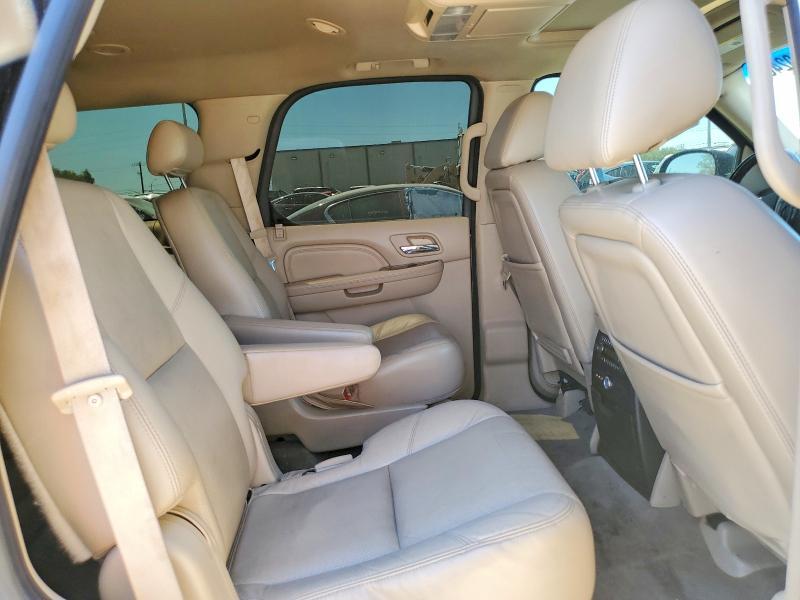 2010 Cadillac Escalade Luxury