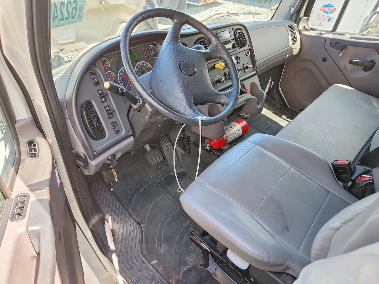 2024 Freightliner Business Class M2 BOX Truck