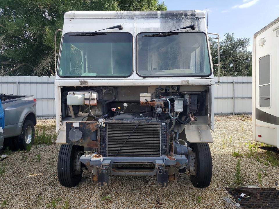 2011 Workhorse Custom Chassis W62 Delivery Truck
