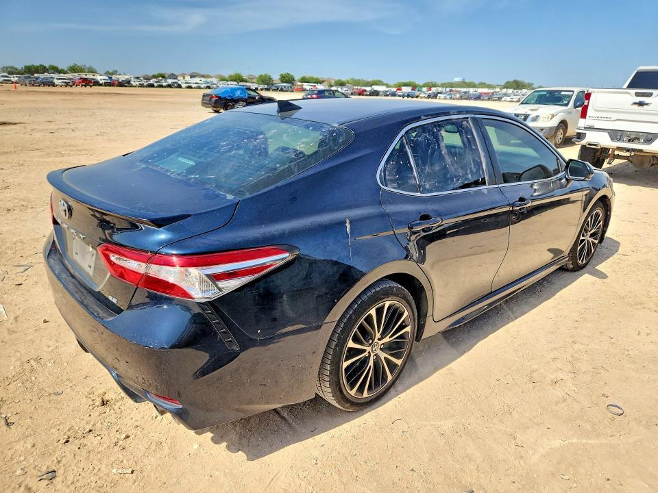 2020 Toyota Camry se