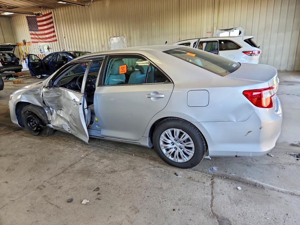 2014 Toyota Camry le