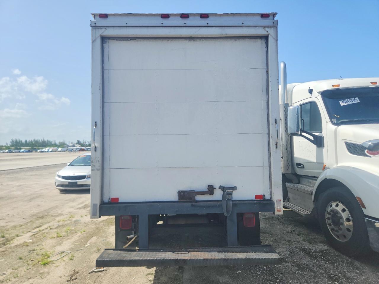 2014 GMC Savana BOX Truck
