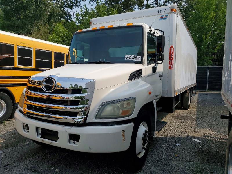 2013 Hino 338 BOX Truck