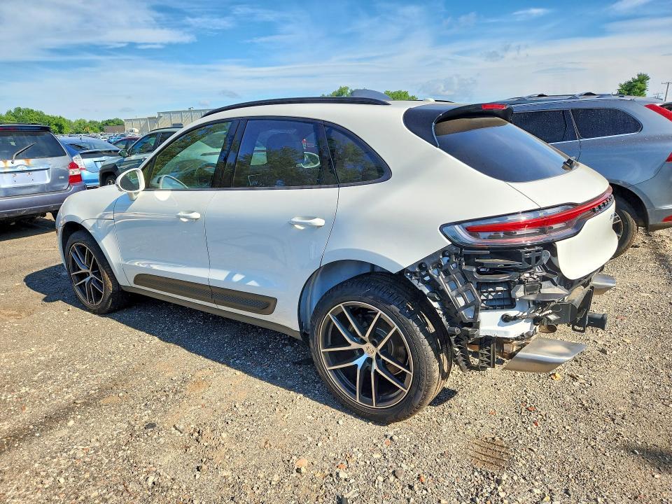 2025 Porsche Macan Base