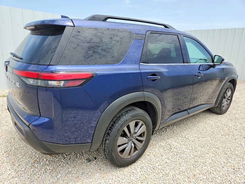 2025 Nissan Pathfinder sv