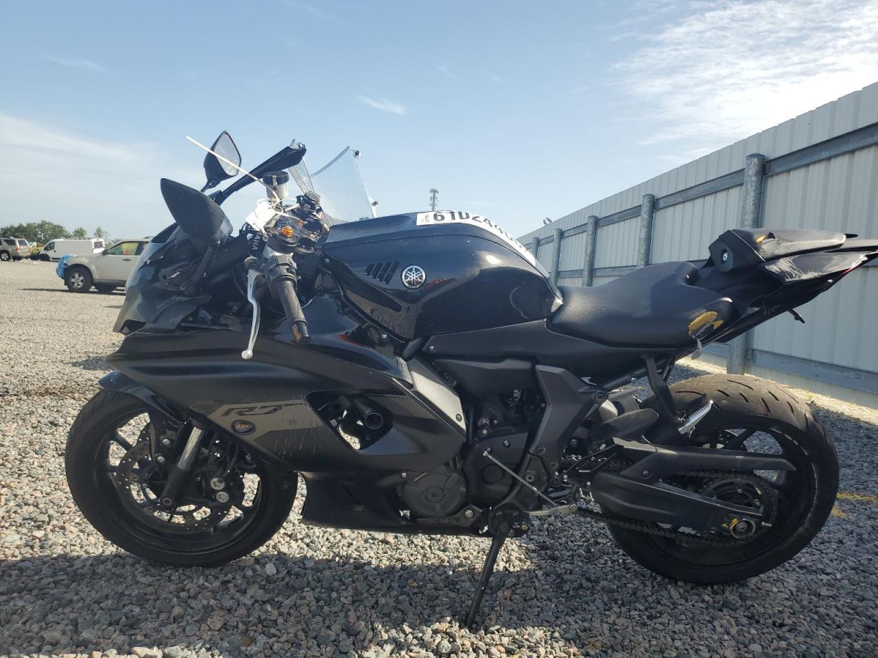 2025 Yamaha YZFR7