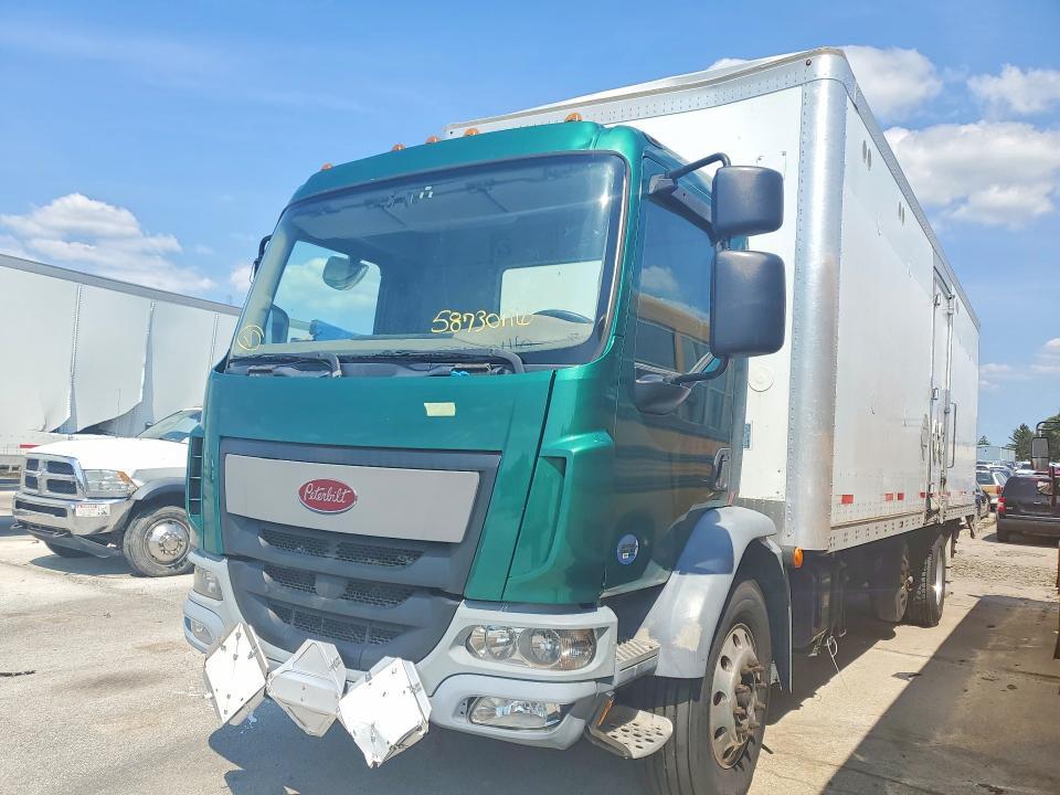 2016 Peterbilt 220 BOX Truck