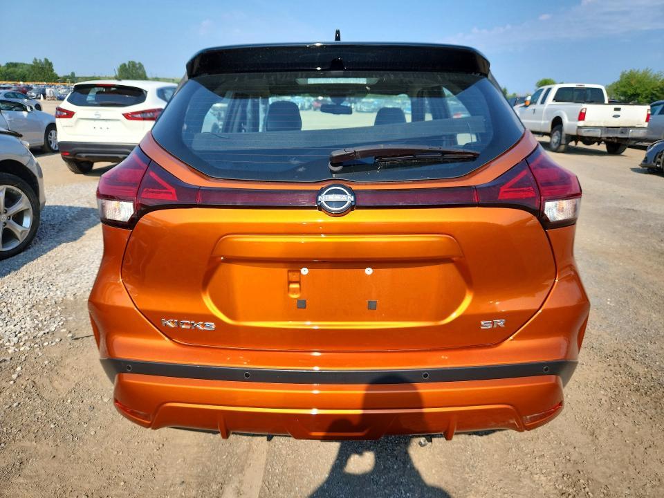 2023 Nissan Kicks sr
