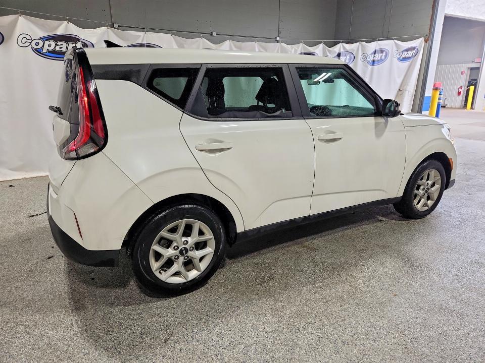 2023 KIA Soul lx