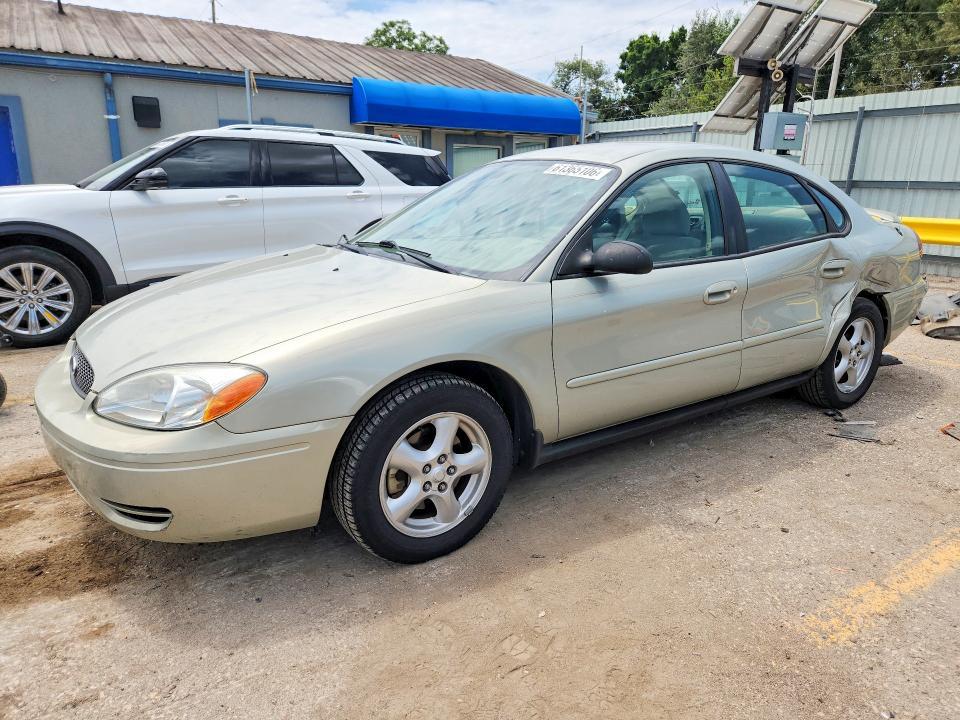 2004 Ford Taurus se