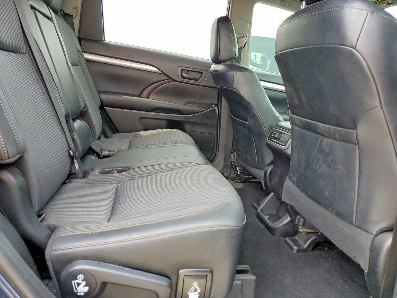 2019 Toyota Highlander le Plus