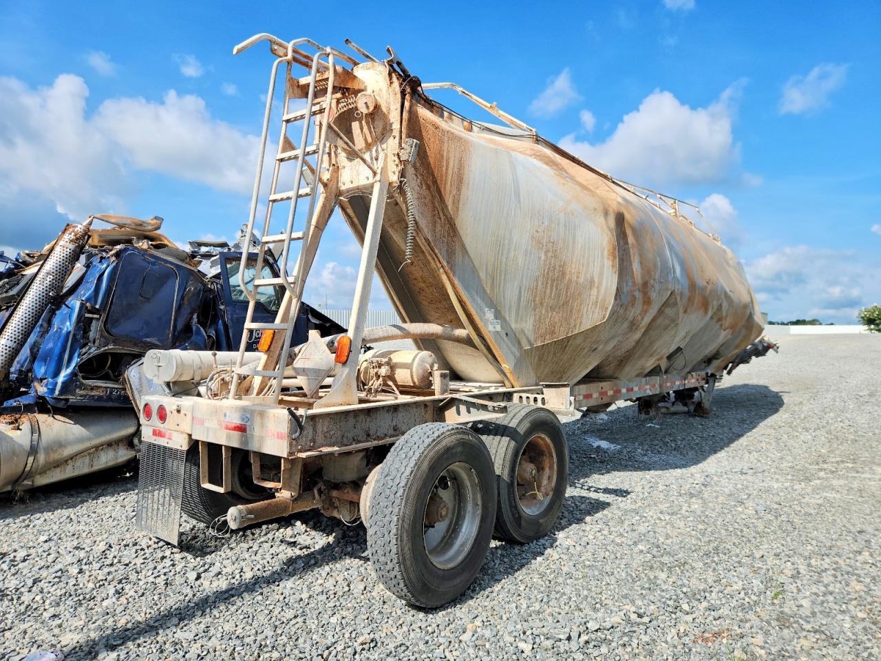 2014 Stephens Pneumatic DRY Bulk Trailer