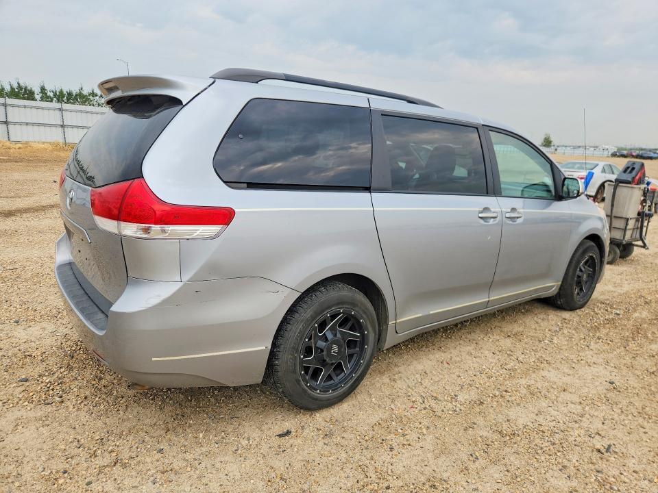 2014 Toyota Sienna le