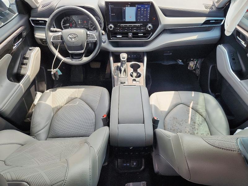 2022 Toyota Highlander Platinum