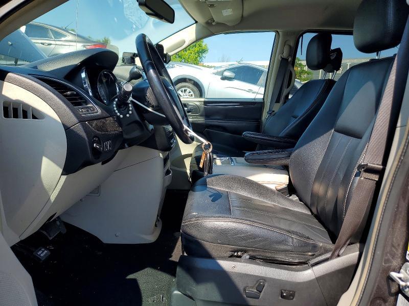 2016 Chrysler Town & Country Touring