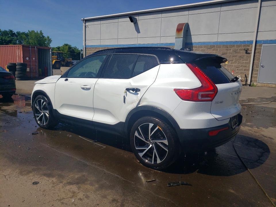 2022 Volvo Xc40 T5 R-design