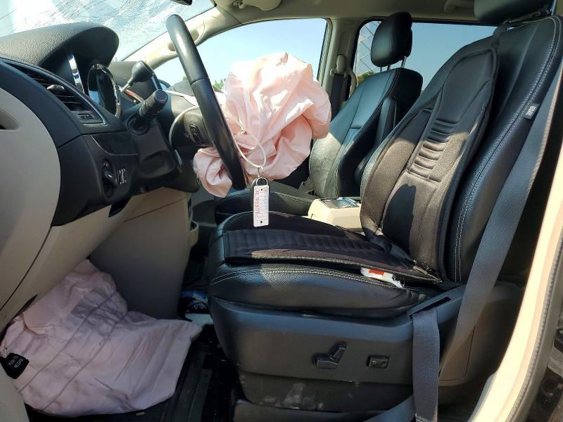 2015 Chrysler Town & Country Touring l