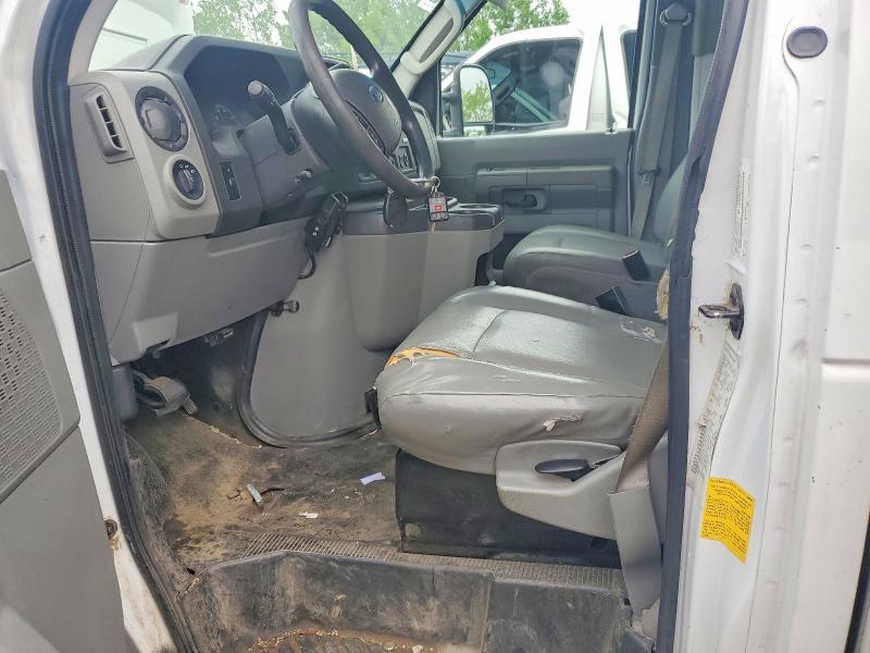 2015 Ford Econoline E350 Super Duty Cutaway Van