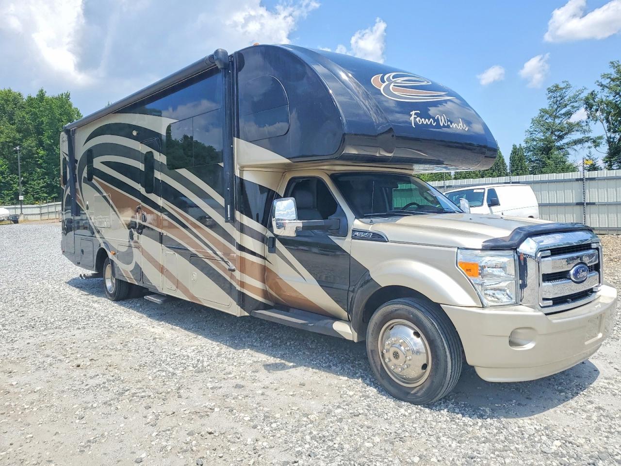2015 Ford F550 Super