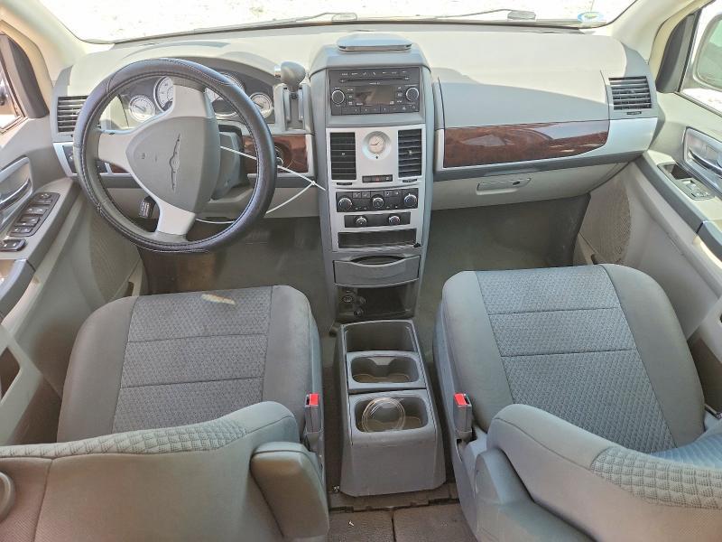 2010 Chrysler Town & Country Touring