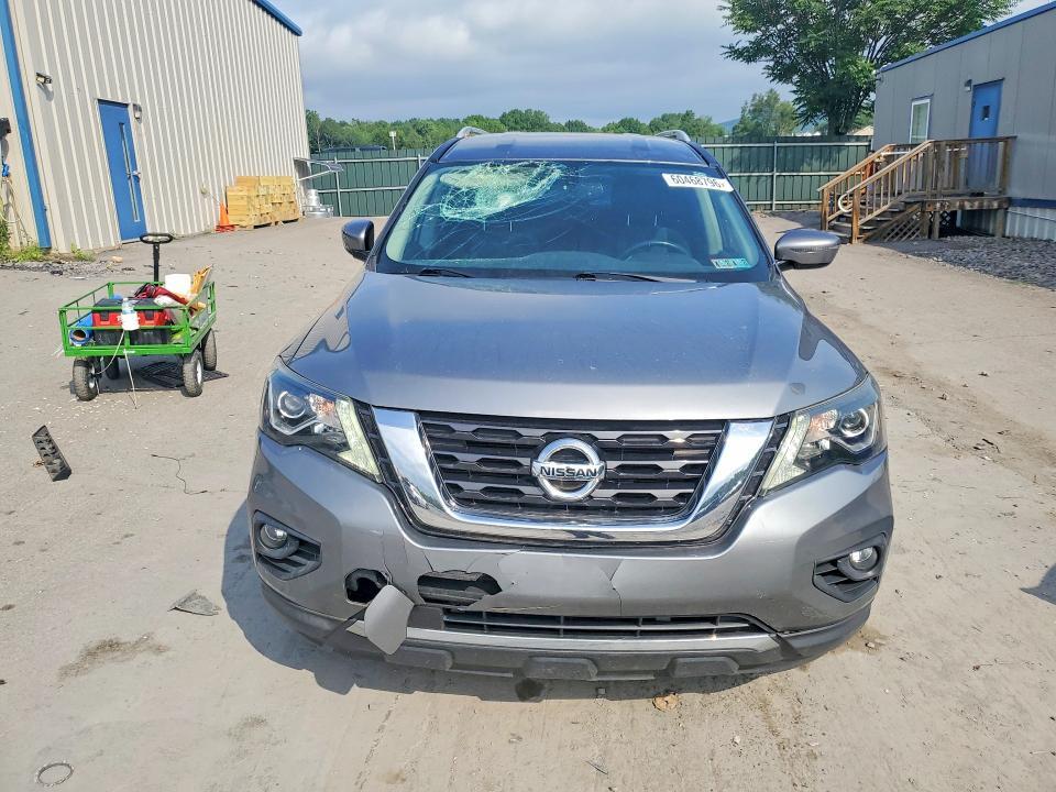 2017 Nissan Pathfinder sv