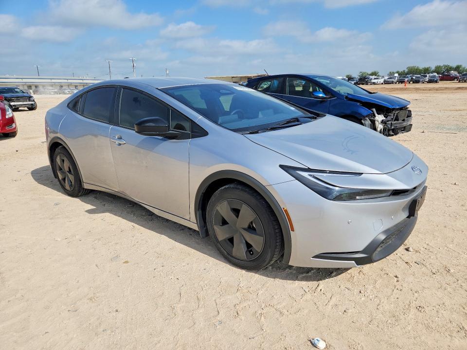 2026 Toyota Prius le