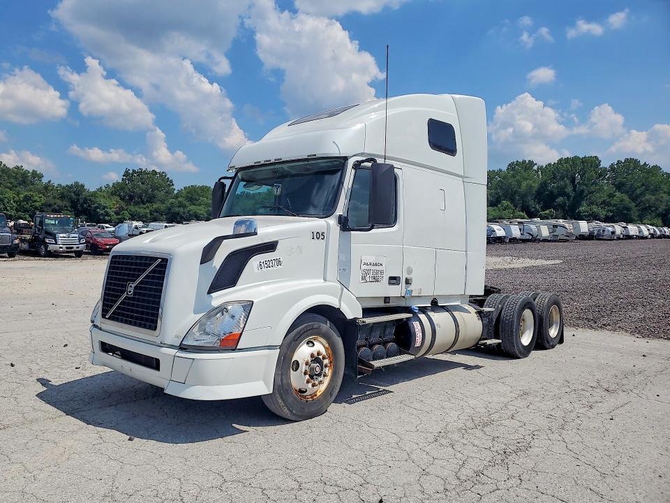 2013 Volvo Vnl Semi Truck