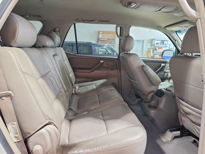 2005 Toyota Sequoia SR5