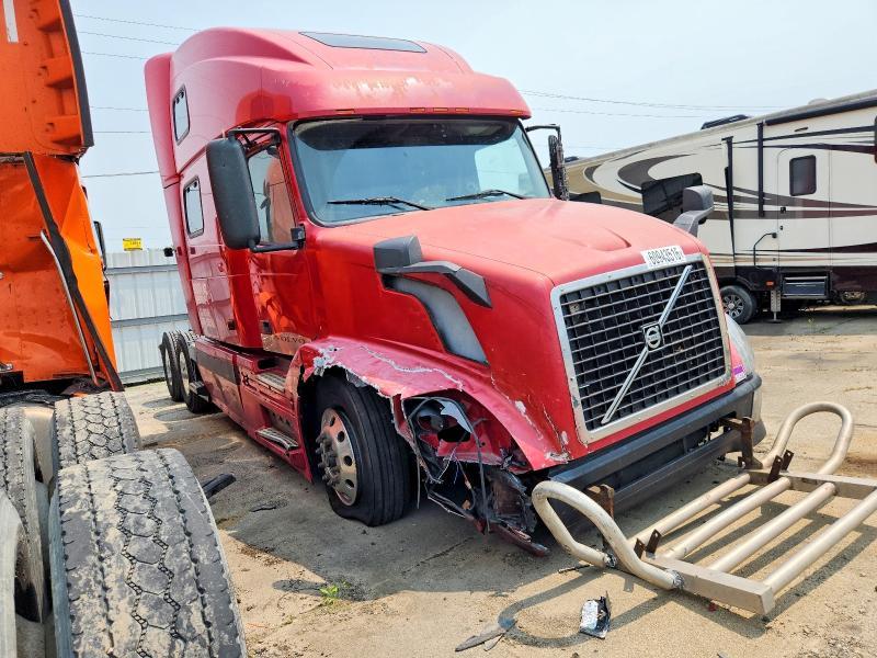 2006 Volvo VNL Semi Truck
