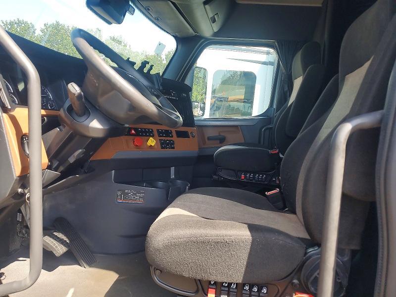 2022 Freightliner Cascadia 126 Semi Truck