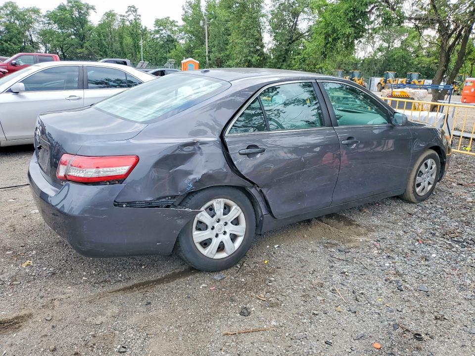 2011 Toyota Camry le